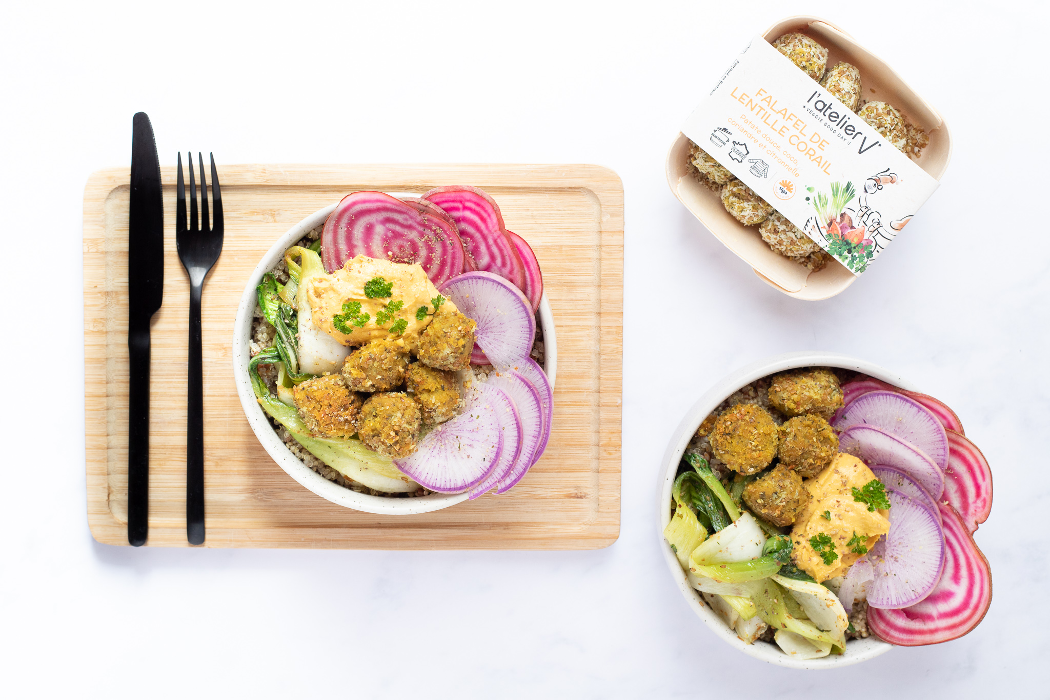 bouddah bowl de saison quinoa kasha betterave chioggia radis blue meat falafels de lentille corail et houmous