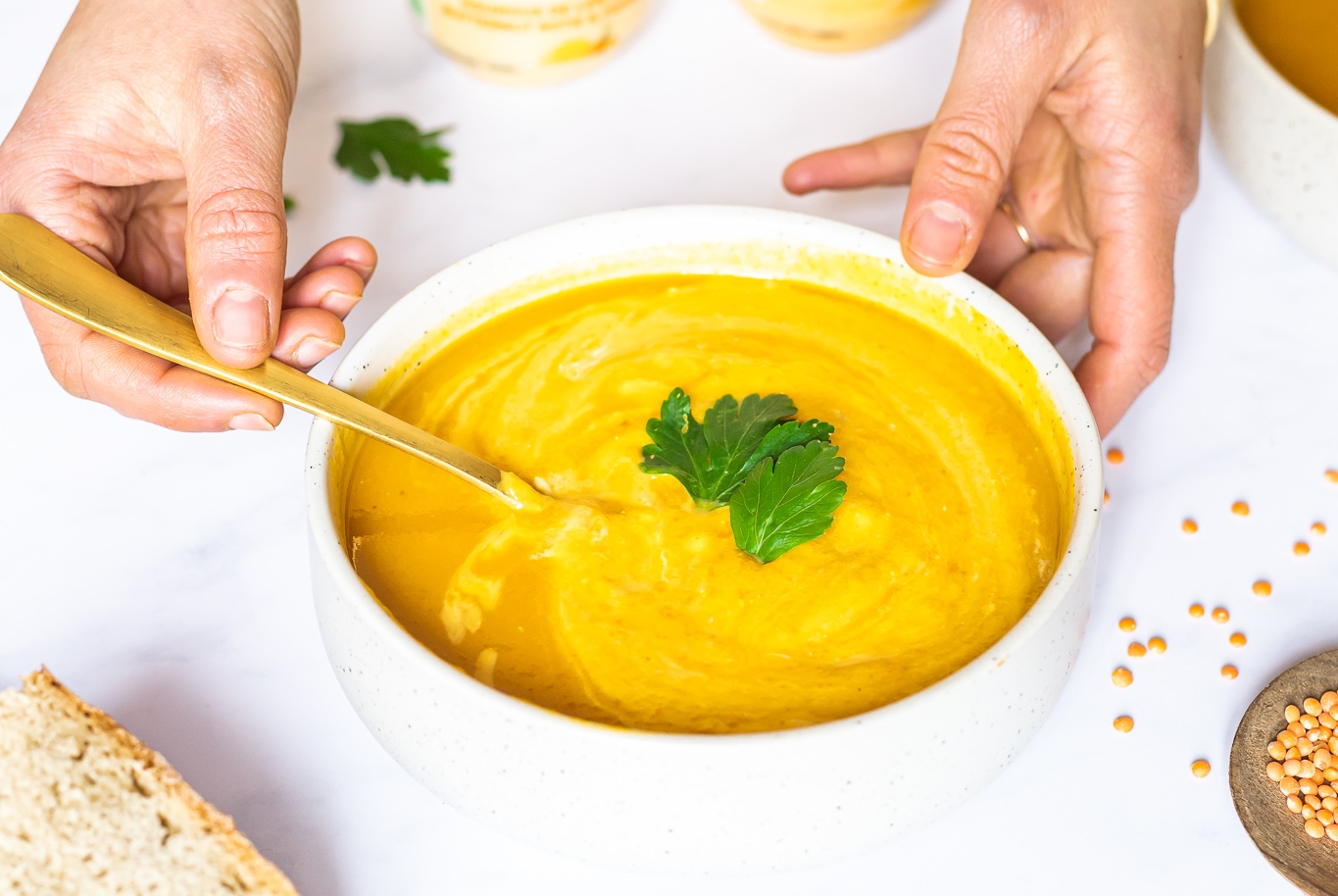 soupe reconfortante citrouille patate douce houmous de lentille jaune et butternut rotie coriandre