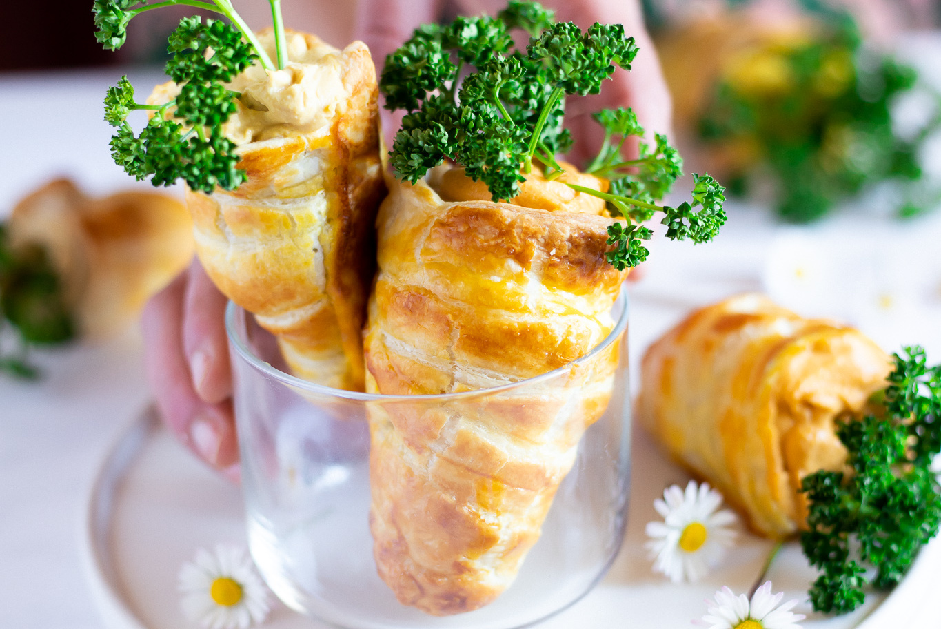 carottes de paques feuilletées au houmous lentille corail carotte